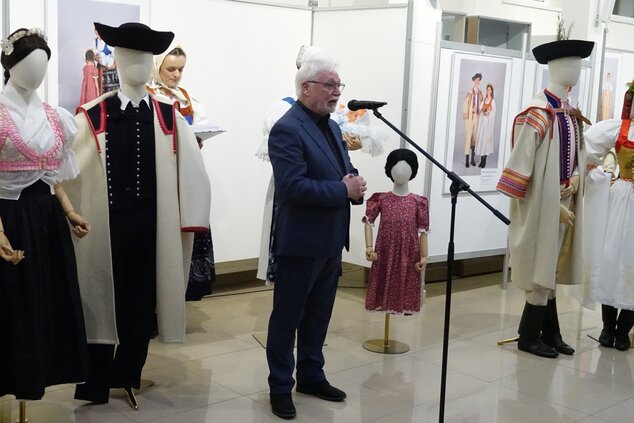 Príhovor kurátora výstavy Jozefa Lenharta