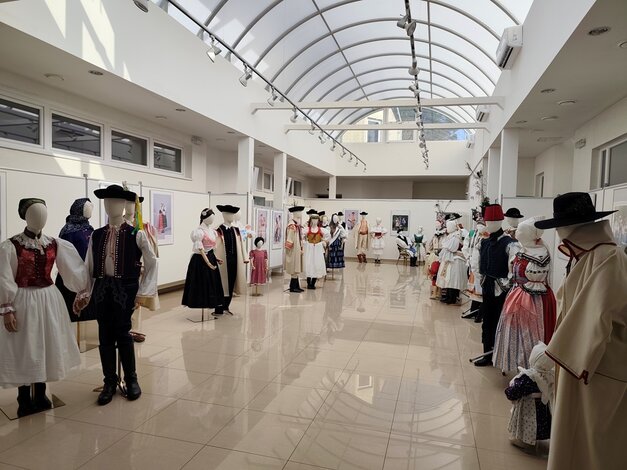 Výstava Byť si bližšie