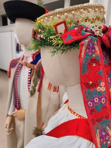 Vernisáž výstavy byť si bližšie + koncert brko ensemble - Img 20260303 134110