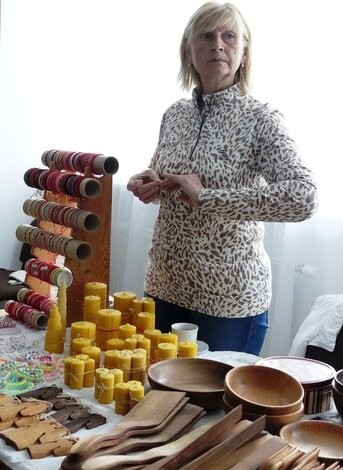 Majstri pravnianskej doliny: Emília Poliaková - sviečky