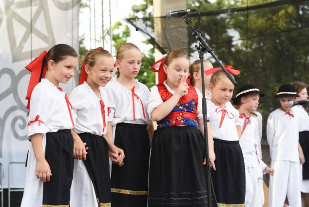 Veselože - program detských folklórnych súborov-M.Rokôška