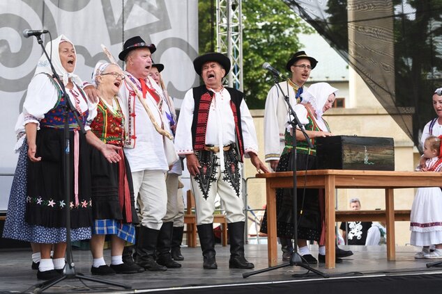 Stretnutie – doma a vo svete - program folklórnych skupín hornej Nitry - Bukovec