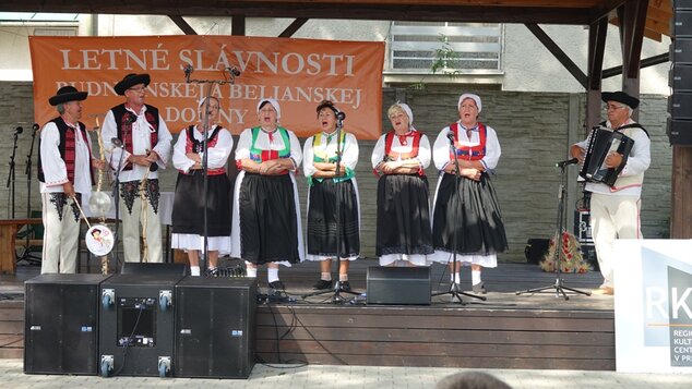 Folklórna skupina Novejsanka z Diviackej Novej Vsi