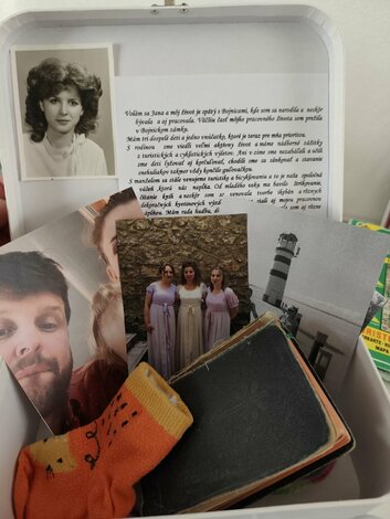 Výstava „spomienky v kufríku“ - 591702861_1319087450247765_8539847605088428868_n