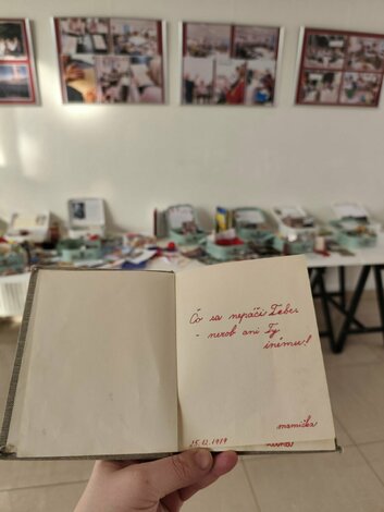 Výstava „spomienky v kufríku“ - 591733481_1319087383581105_678360565643202708_n