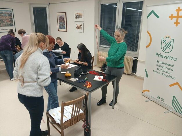 Zimné večery – cigánske tkanice - WhatsApp Image 2025-11-24 at 10.53.00 (1)