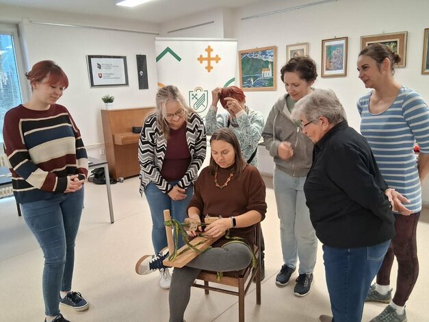 Zimne vecery - karetkovanie 4 Zimné večery – karetkovanie - Zimne vecery - karetkovanie 4