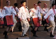 Vystúpenie folklórneho súboru Vtáčnik Prievidza