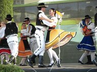 Hosť: folklórny súbor Karpaty z Bratislavy