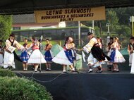 Hosť: folklórny súbor Karpaty z Bratislavy