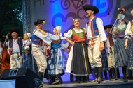 Naši jubilanti - medailón jubilujúcich folklórnych skupín Hájiček (Chrenovec-Brusno) - 40. výr. vzni