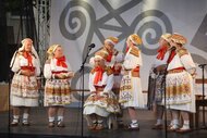 Povedačky (...tak vraveli stará mať) - program folklórnych skupín z regiónu hornej Nitry