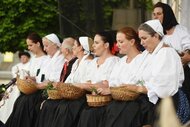 Povedačky (...tak vraveli stará mať) - program folklórnych skupín z regiónu hornej Nitry