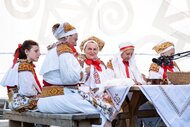 Fígle, žarty, huncútstva a prekáračky: program folklórnych skupín hornej Nitry -  FSk Strážovanka zo Zliechova  ©Samuel Kunik