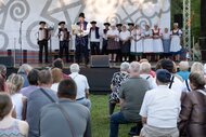 Fígle, žarty, huncútstva a prekáračky: program folklórnych skupín hornej Nitry - FSk Košovan z Kanianky ©Samuel Kunik