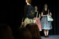 INŠPIRÁCIE FOLKLÓROM - módna prehliadka odevných tvorcov, ktorí sa inšpirujú tradičným odevom - Magdaléna Vaňová - Kroje MV ©codnes.sk