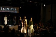 INŠPIRÁCIE FOLKLÓROM - módna prehliadka odevných tvorcov, ktorí sa inšpirujú tradičným odevom - Krojinak, Uherské Hradište, ČR ©codnes.sk