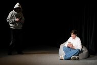 Divadlo ZUŠ Partizánske: Život je ako objem zemegule ©Milan Tarabčík