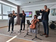 V ZUŠ v Nitrianskom Pravne absolvovali žiaci základnej školy výchovný koncert, na ktorom sa predstavilo sláčikové kvarteto Adventure Strings (9.10.)