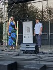 Odovzdanie richtárskej ferule starostkou obce Čavoj Annou Gulášovou starostovi obce Valaska Belá Milošovi Cúcikovi