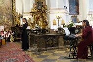 Anna Škubová - spev, Eva Kyšková - organ
