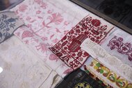 Zbierka pravnianskej výšivky Rastislava Haronika ©codnes.sk