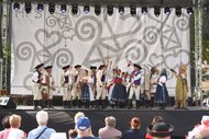 Stretnutie – doma a vo svete - program folklórnych skupín hornej Nitry - Lubená
