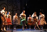 Hosť slávností: folklórny súbor Vršatec Dubnica nad Váhom